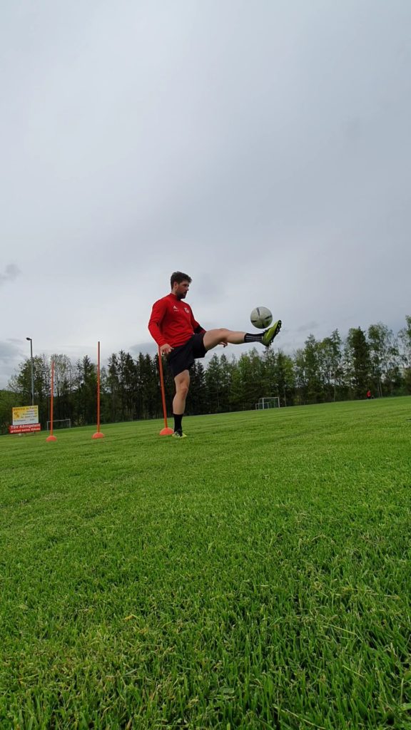 Daniel beim Fußball.